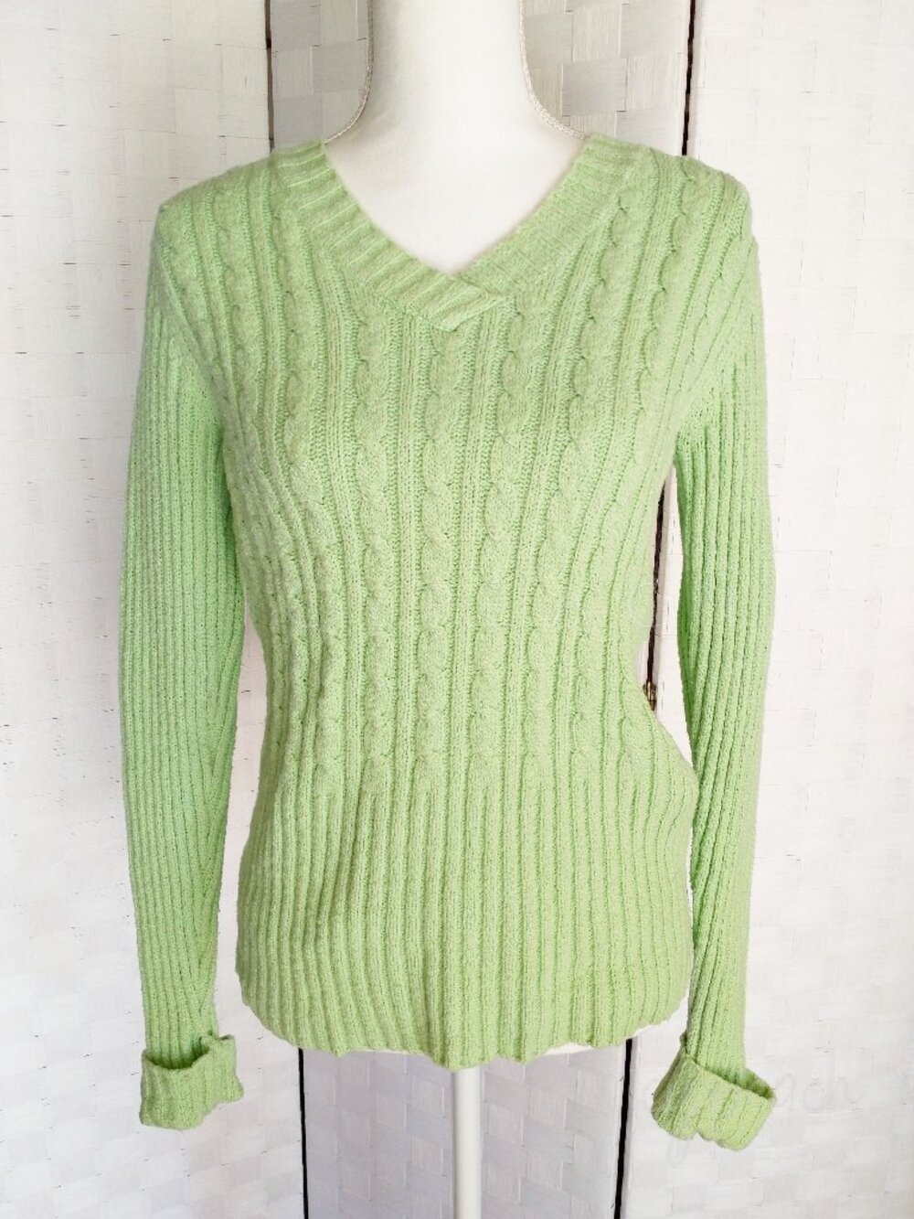 Relativity Sweater Small Vintage Lt Green V-Neck Ribbed Cuffed Lagenlook Preppy